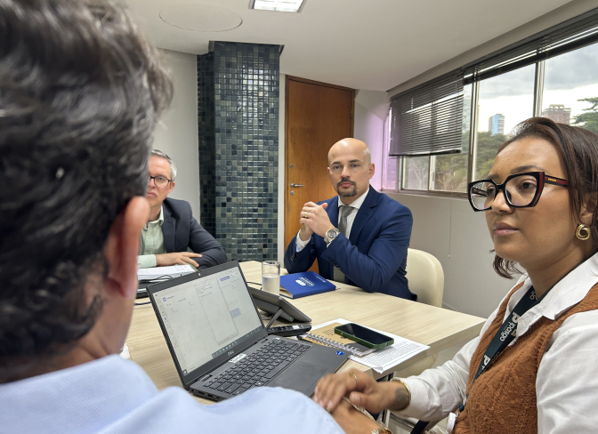 Presidente do Ipasgo Saúde recebe representantes dos policiais militares e bombeiros militares do Estado de Goiás